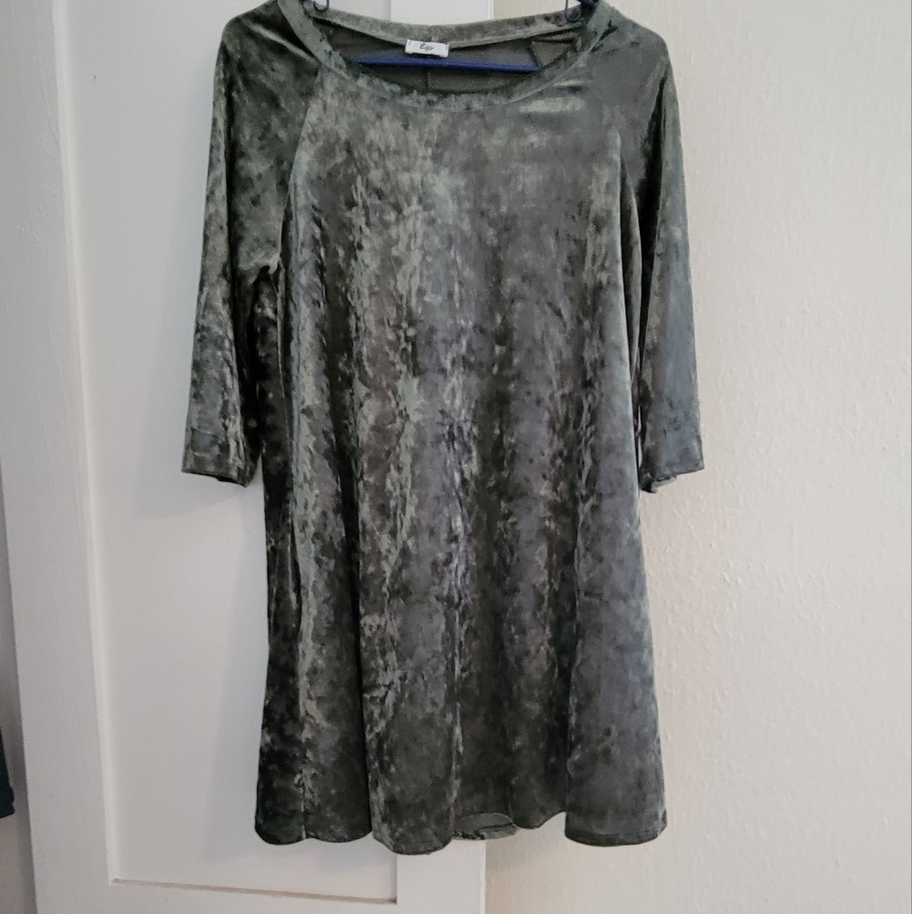 Medium velvet emerald green size medium dress